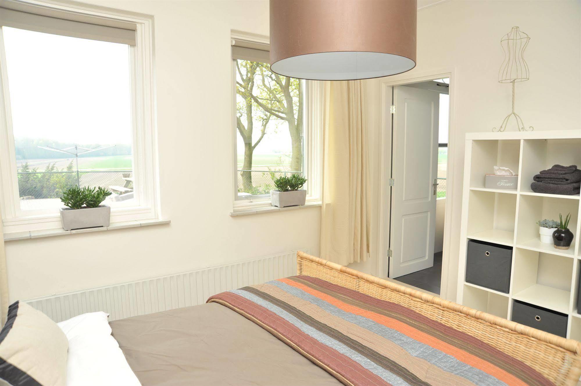 B&B Op De Brabantse Wal Halsteren Dış mekan fotoğraf